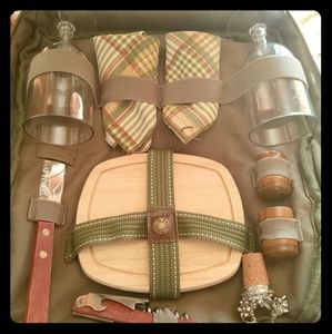 🖤 Wine and Cheese Picnic Backpack 🖤